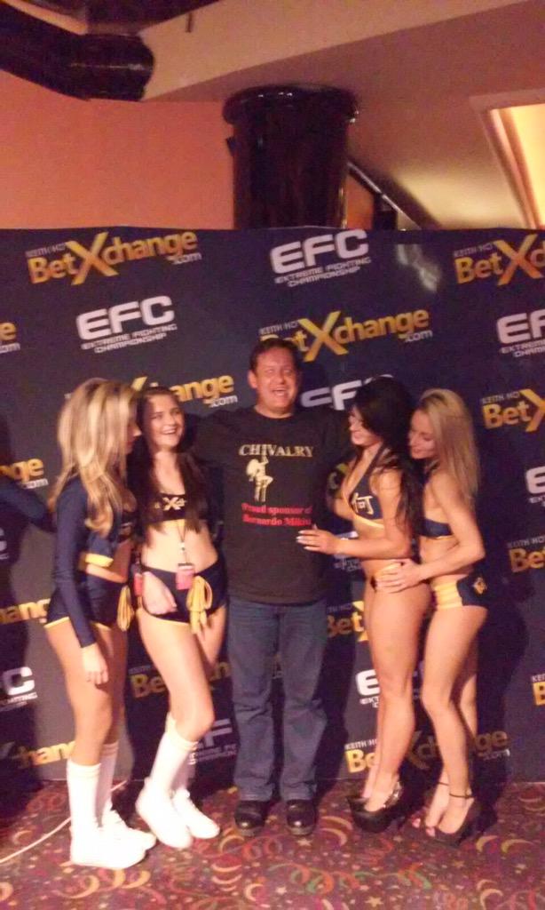 Chivalry supporters supporting @BernardoMikixi at EFC41 <a href="/EFCGraeme/">Graeme Cartmell</a>