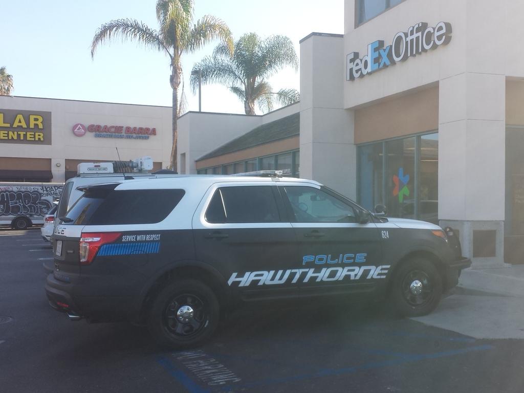 Philmflash's tweet image. #fedex =closed #hawthornepd burglary investigation