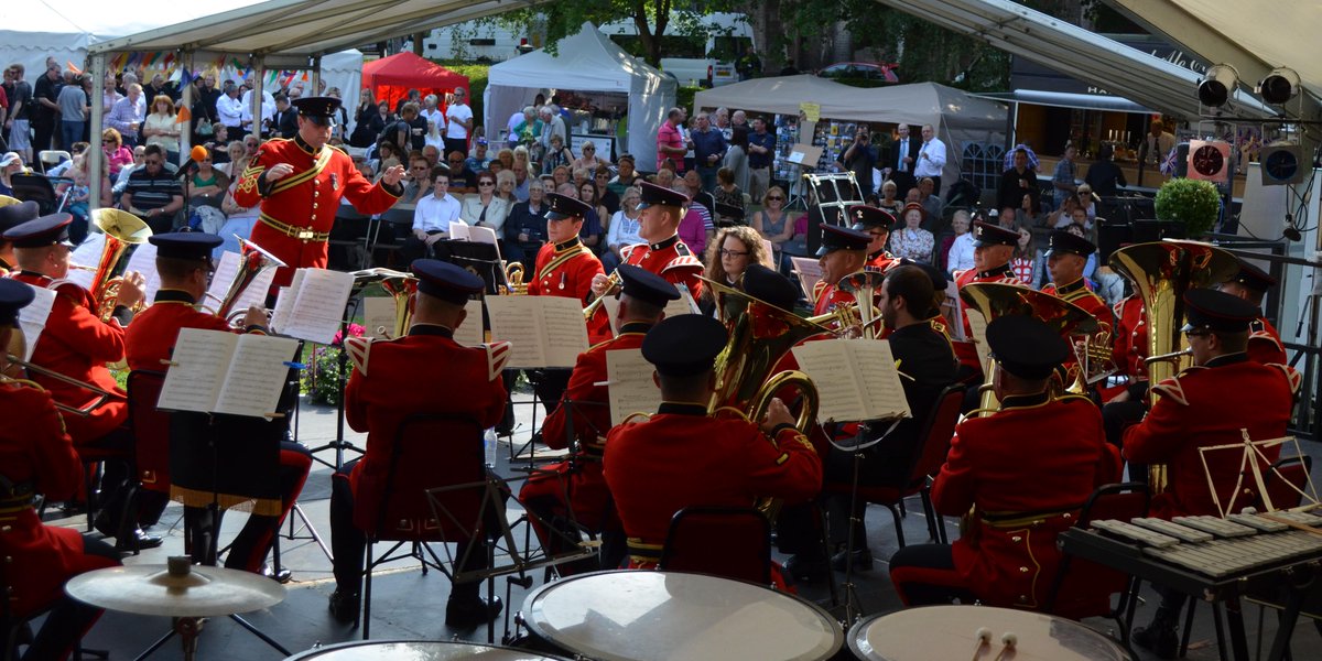 Just how smart did the <a href="/RSignalsBand/">Royal Signals Band</a> look this weekend?  #salute