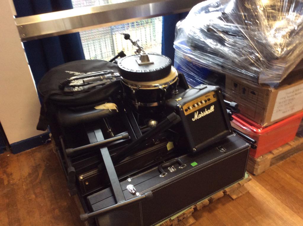 MusicDeptHildas's tweet photo. Music stuff sorted 😀 #newschool #movingishardwork http://t.co/Fy7SA0pULC