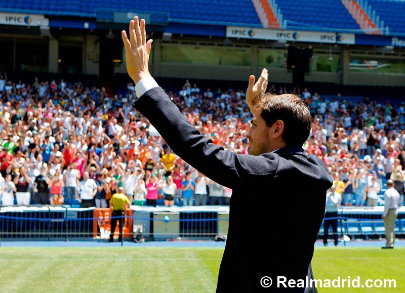 Farewell @CasillasWorld di Santiago Bernabéu. #GraciasIker