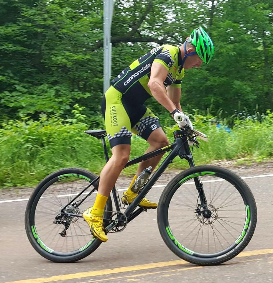 ChilkootMTB's tweet photo. Have you entered the PainCave lately? @Paincave @mtborahcustom @RudyProjectNA @TheESIGrips @NickMeyerMD http://t.co/yuc3qoKB9n