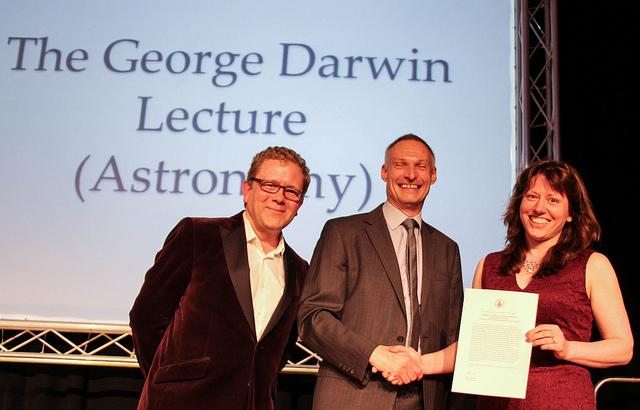 Photos of the <a href="/RoyalAstroSoc/">Royal Astronomical Society</a> Award winners with <a href="/jonculshaw/">Jon Culshaw</a> &amp; <a href="/MartinABarstow/">Martin Barstow</a> at #nam2015 - ras.org.uk/news-and-press…