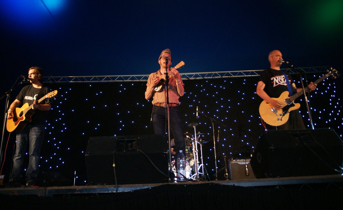 <a href="/CremeDeChevre/">Creme De Chevre</a> <a href="/BuresMusicFest/">Bures Music Festival</a> <a href="/BBC6Music/">BBC Radio 6 Music</a> <a href="/BBCRadMac/">The account formerly known as RadMac on 6 Music</a> <a href="/BBClamacqshow/">The account formerly known as Lamacq on 6 Music</a>  #LiveMusic #Photography #TimRanson #Ukulele #uk