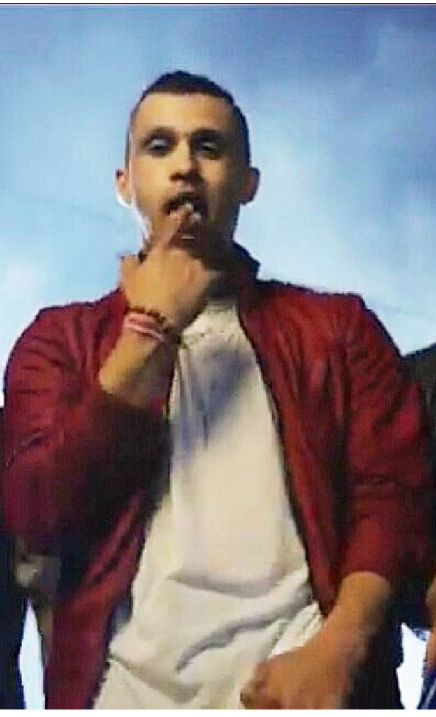 Clover_Girl83's tweet image. @iamerikestrada 😏 #DeathByEstrada #EstradaSwag #OTownIsKillingMeSoftly #ChasinAfterYouVideoPremiere