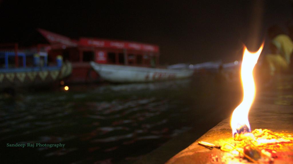 SR_Fotography's tweet image. Light of unity at holy river (The Ganga)
#KASHI #The #Dashashwamedh #Ghat
facebook.com/pages/SRPhotog…