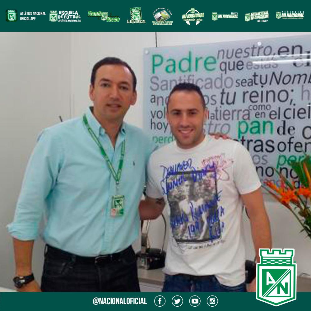 nacionaloficial's tweet photo. El exarquero Verdolaga David Ospina visitó nuestra Sede. ¡Esta siempre será tu casa! http://t.co/ExmW2mx5Hk http://t.co/6Jw6Q3k69X