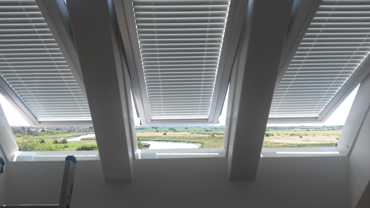 SKYVIEW_RWS's tweet photo. I fitted three electric, remote controlled, programmable venetian blinds to these windows. http://t.co/rO3IOcM5cD