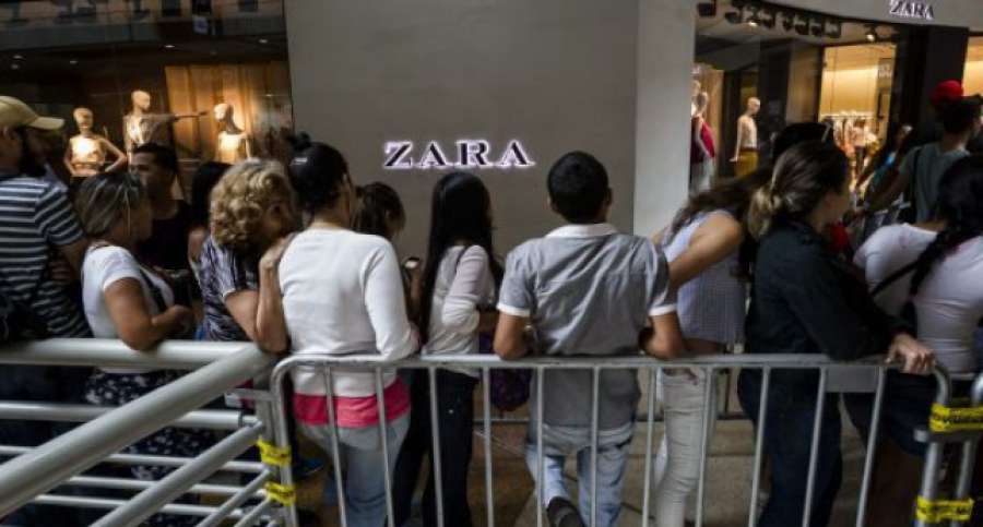 A3Noticias's tweet photo. Inditex recogerá en sus tiendas ropa para donarla a Cáritas y Cruz Roja http://t.co/fEQN5hVDIg http://t.co/DdngiZ15p0