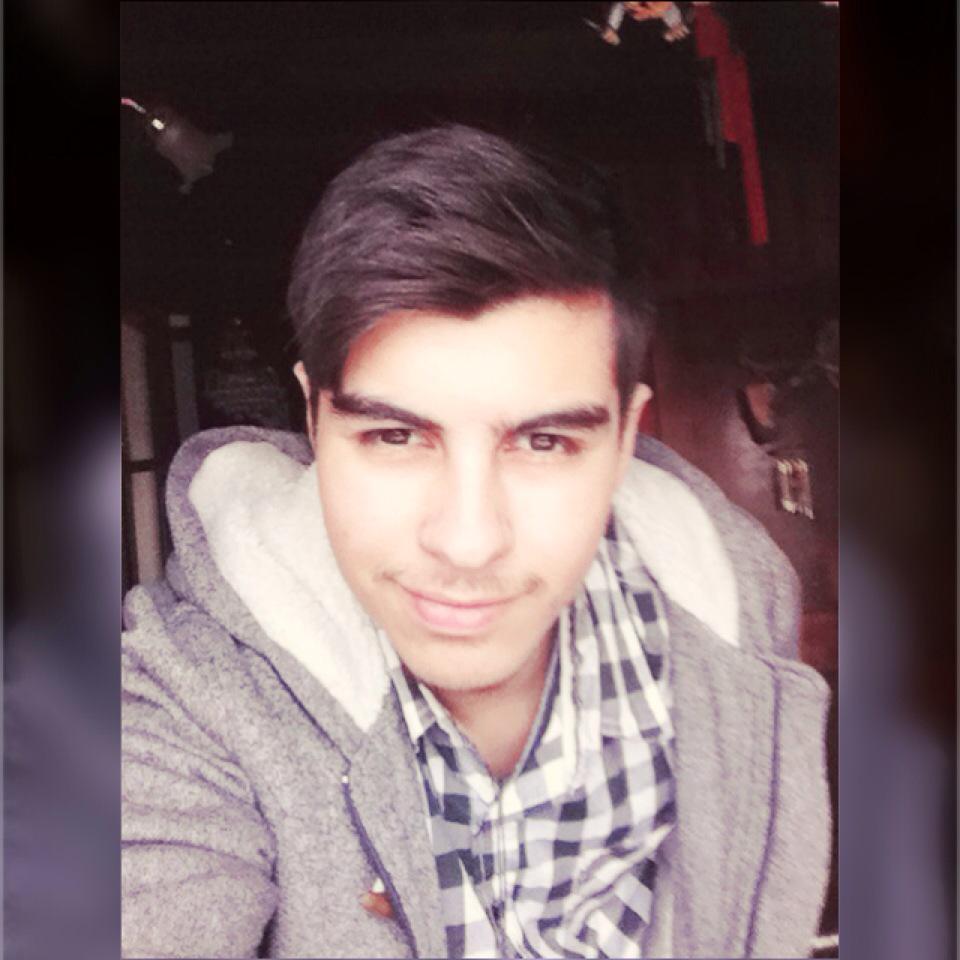 AndresYaez13's tweet photo. Peinado nuevo :) http://t.co/zfJrRAEvVY