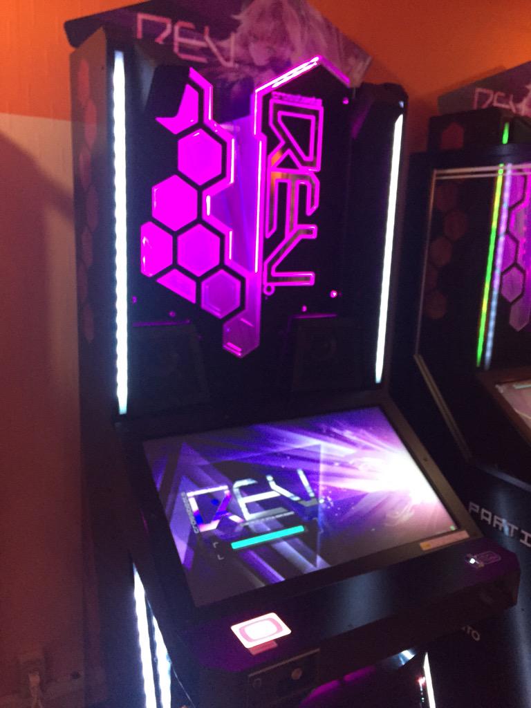 秋 葉 原 Hey 8 7 9 物販やってます 秋葉原hey 音ゲー クロスビーツ Rev チュウニズム シンクロニカ クロスビーツにはウィクロスop 分島花音さんの Killy Killy Joker や 艦これop Akinoさんの 海色 も収録 Akiba Http T Co Tt6vrqr6nl