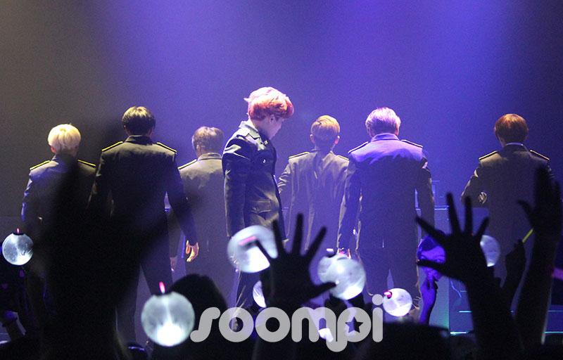 soompi's tweet photo. Were you at #TRBinLA with @BTS_twt? Doesn't matter, you'll still love our recap: http://t.co/jmYYaZlafD http://t.co/yHi0OoLRBS