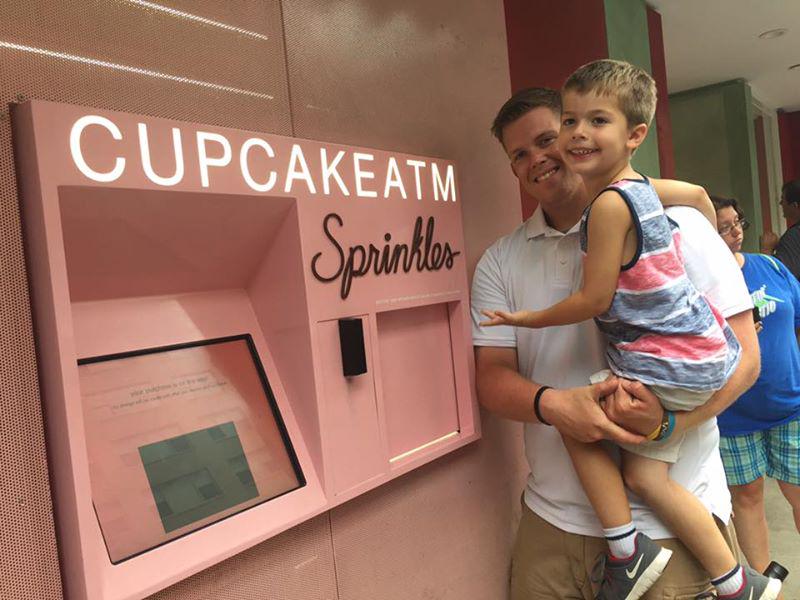 AmberHSanders's tweet photo. Cupcake atm <3 #NYC  #teamlevi #cupcakeatm http://t.co/B9IRhmCS6p