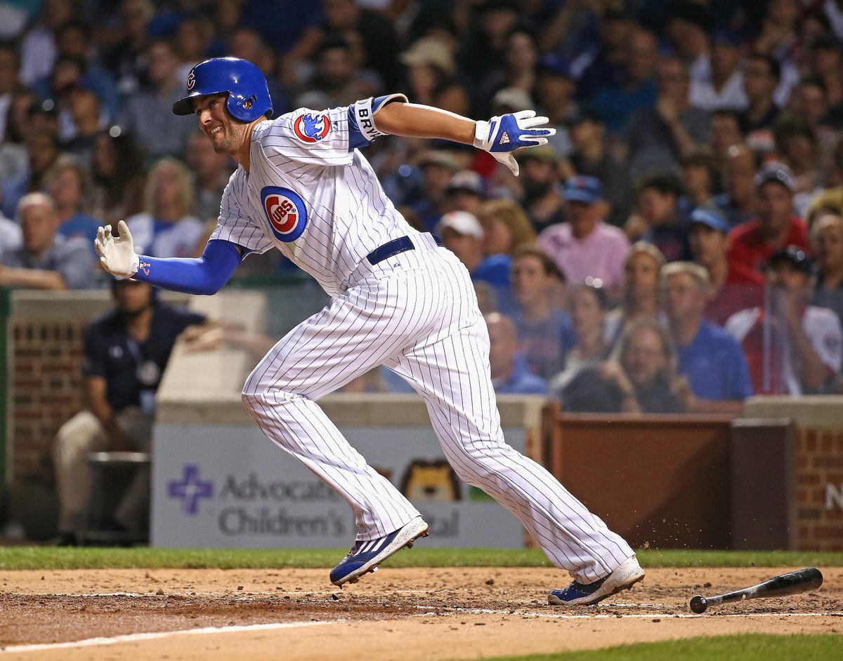 Kris Bryant (25, 3 RBI) hits his 1st career walkoff home run in the