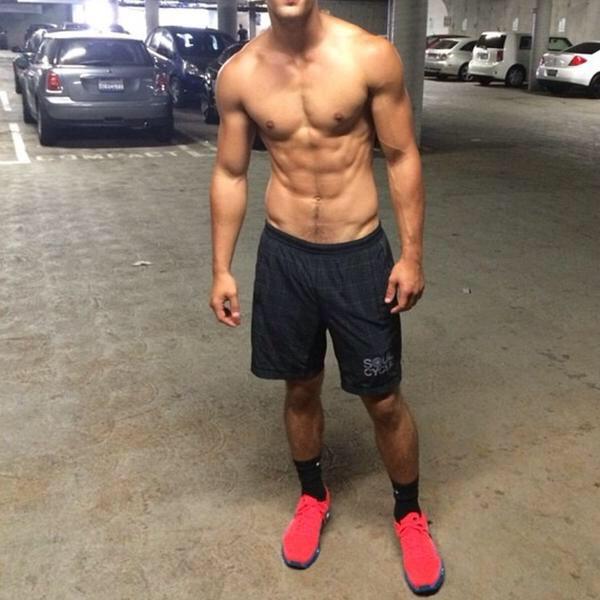 AddictsFitnes's tweet photo. The Drug The NFL Tried To Desperately Ban Is Now LEGAL To The Public, Get It While You Can! http://t.co/wMnl4GNqZN  💪 http://t.co/ERvdbGU8VR