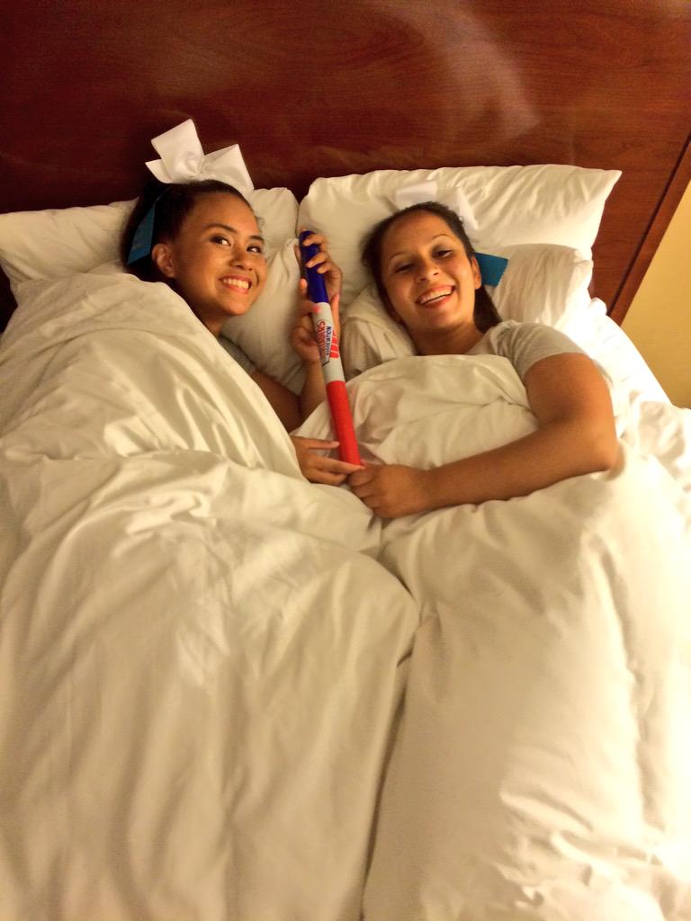 camillepacio's tweet photo. Junior year vs senior year :')๐โค๏ธ #cheercamp2015 @PerksofBeingFab http://t.co/vuccHeLyN4