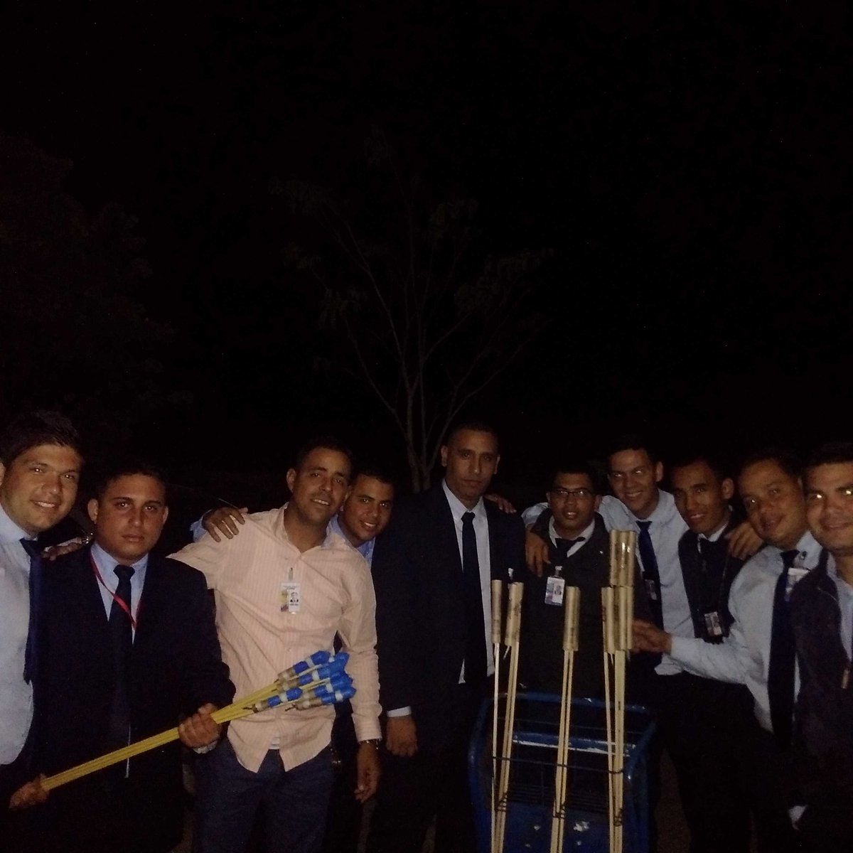 Cicpc Vargas realiza toque pirotécnico en honor al natalicio del cmdte Hugo Chavez <a href="/DouglasRicoVzla/">Douglas Rico</a> @jsierraltacicpc