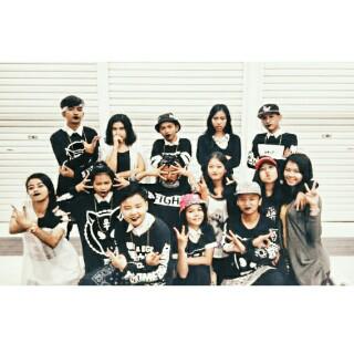 TITLE DANCE CREW tweet media