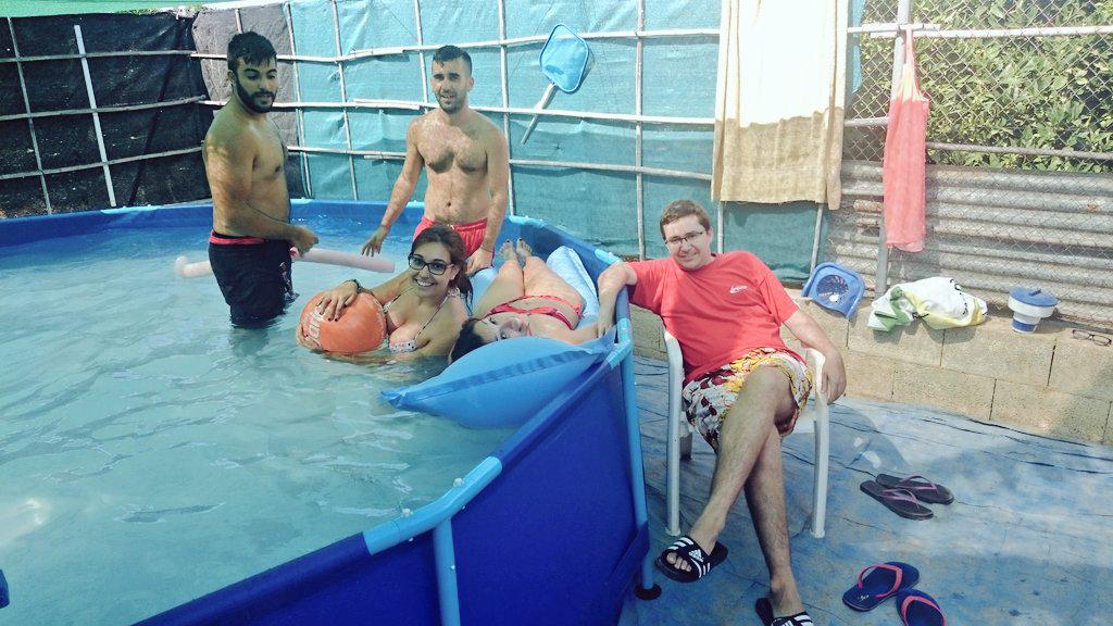 Myreeth's tweet photo. Pool time!!! @3MariaRosa @VicentHerrero @mclarreyes @ValeMartSans #Carles #Jorge http://t.co/yPSqqa7xBT