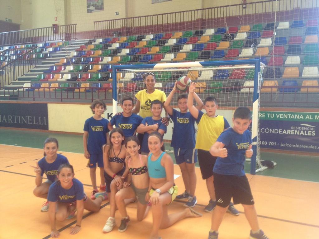 Viziusport's tweet photo. Esta semana nuestr@s chic@s se lo han pasado de maravilla (solo hay que ver las fotos) 😉 http://t.co/RIR69WzP41