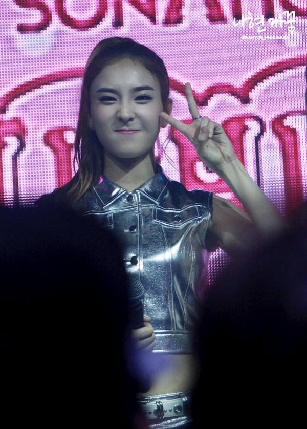 SONAMOO_INA's tweet photo. [FANTAKEN] 150720 Nahyun @ SONAMOO #CUSHION ShowCase

cr: nahyun_peekaboo http://t.co/Jdi8BrLnrt