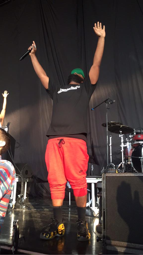 EthroughZ's tweet photo. Tonight couldn't have been a better night #2014fhdtour http://t.co/OFr0qJXMpz