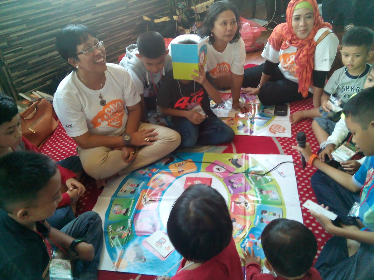 Nurfaisyah_'s tweet image. Anakanak main games dari agen Saya Perempuan Anti Korupsi. #FestivalAnakMKS #MariKeMaRI @sobatlemina @malRatuIndah