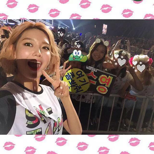 FanbaseTaeNy's tweet photo. The selca Sooyoung took with fan ^^ from wiarinko ig https://t.co/fGt8nKJsiR (cr: kidsone_ss) http://t.co/0R75NWBRHG
