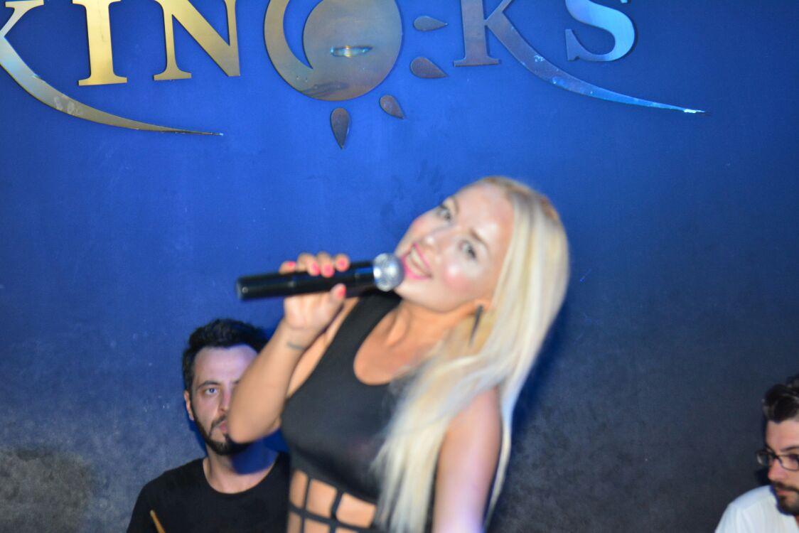 EkinoksCafeBar's tweet photo. CUMARTESİ gecesi DENİZ sahnede 01.00 é kadar sahnede. EKİNOKS bekleriz. 512 10 12 http://t.co/T9WoiaHMOi