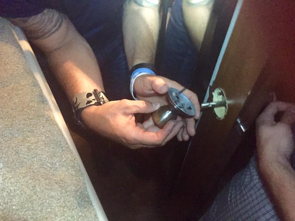 SJ__sarahjane's tweet image. Yep... @Chawk1003 /@CHawkeyMusic lock bathroom door when ur IN the potty...not before u leave it 😉  #RoadProblems