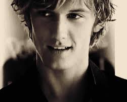Milebet's tweet photo. #ViviendocontuVeneno #MyWattysChoice http://t.co/lQ6sOLhJnx  ALEX&amp;ELIZA RF http://t.co/4eg1SfK2w9