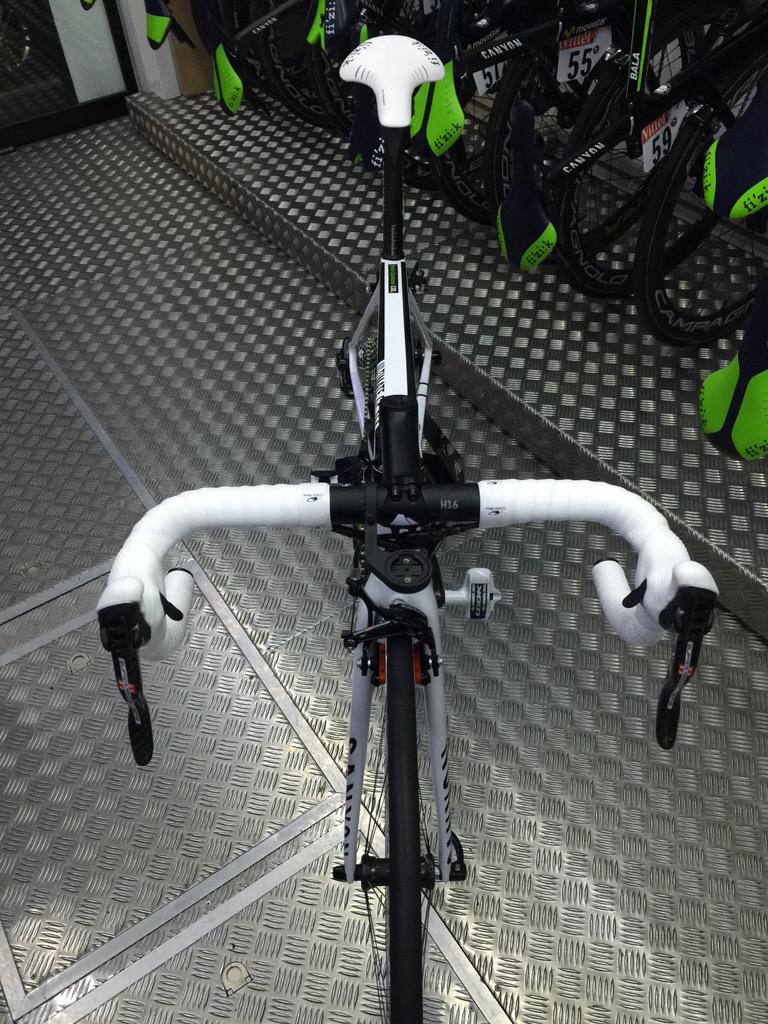 Movistar_Team's tweet photo. A look at @NairoQuinCo's special @canyon_bikes for today's #TDF2015 final 👌😍 http://t.co/j71JkJYsbq