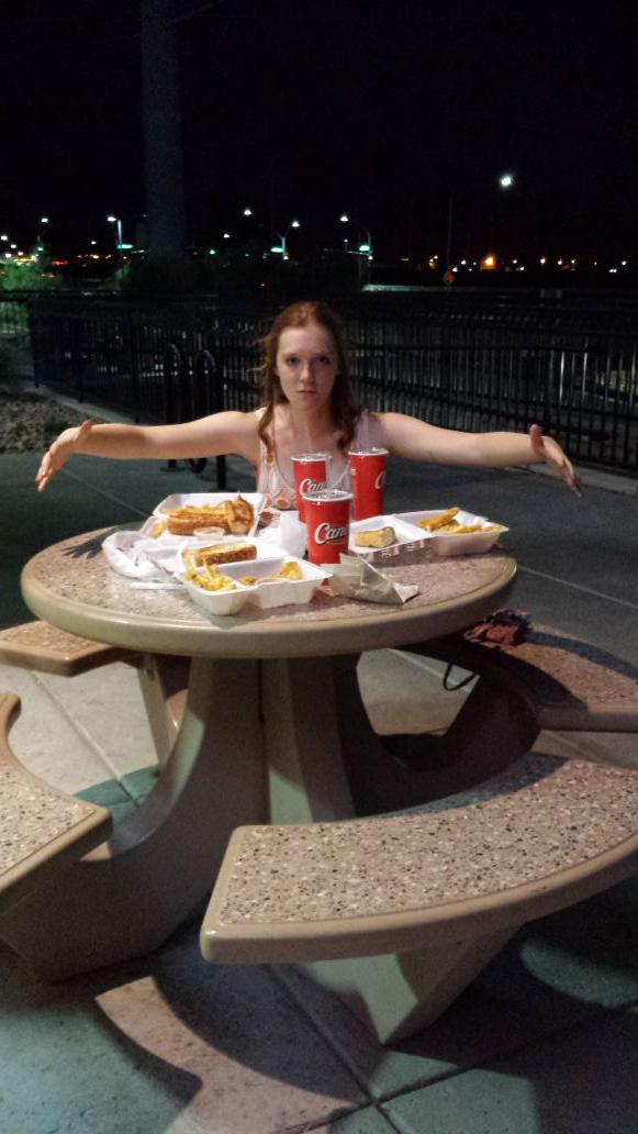 Raisin canes at 11:30 with my home girls !!! <a href="/CaitlinOxford/">Caitlin</a> @_mirandamaine_ #onelove