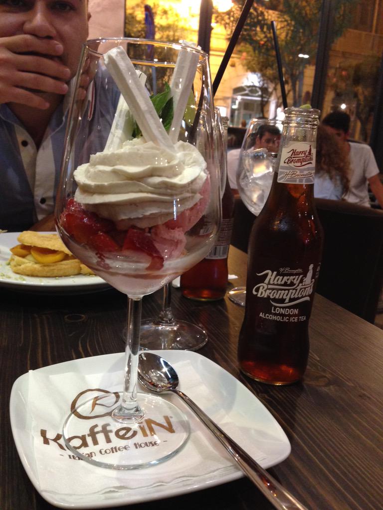 17mariagrazia's tweet photo. @BetmonStephane @lamortinho #Trani #KaffeIn #delizie http://t.co/IxBMhKXYPN