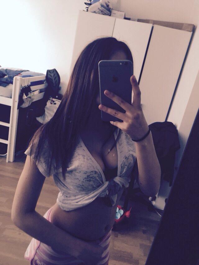 FrankelPhilipp's tweet photo. @PerfectGirlsNet http://t.co/QJPAXQhXaT