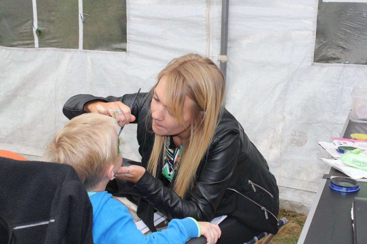 Sarah Evans tweet media