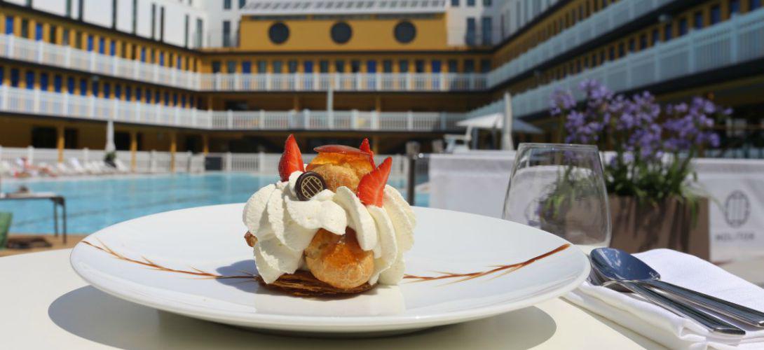 Slatefr's tweet photo. Terrasses, patios et jardins pour des repas en plein air à Paris http://t.co/Xfp22Mm7u0 http://t.co/u2DZcT2YhD