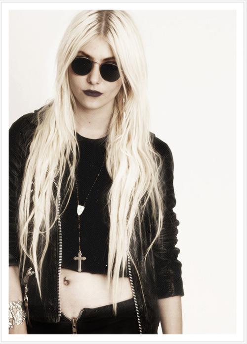 Happy Birthday, Taylor Momsen    