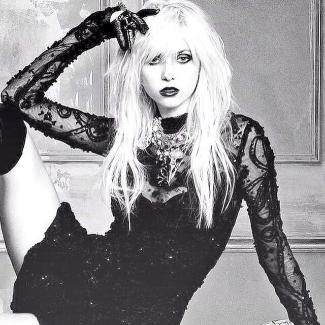 Happy bday Taylor Momsen!!! Thanks for being awesome <3 