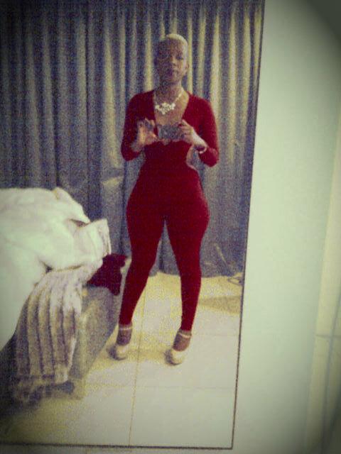 MBALLY_28197's tweet photo. #Lady_in_Read http://t.co/FtATZHCzK6