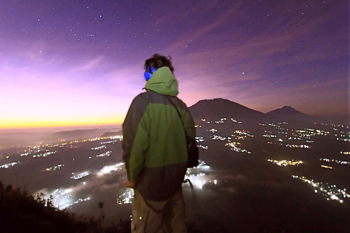 Segunung apapun diamku merenung, tak mungkin Aku sampai pada pemahaman knp Aku mencintaimu #talijiwo <a href="/sudjiwotedjo/">Jack Separo Gendeng</a>