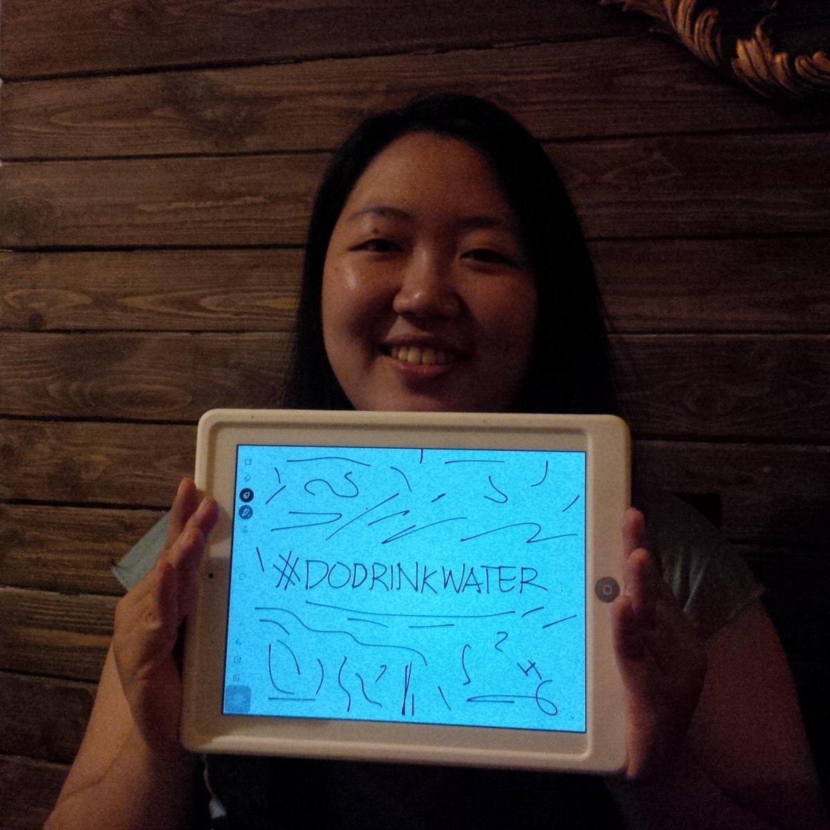 ev4ngeline's tweet photo. I support @waterforyou_ID ! Let's #DoDrinkWater http://t.co/1uPWrFRha2