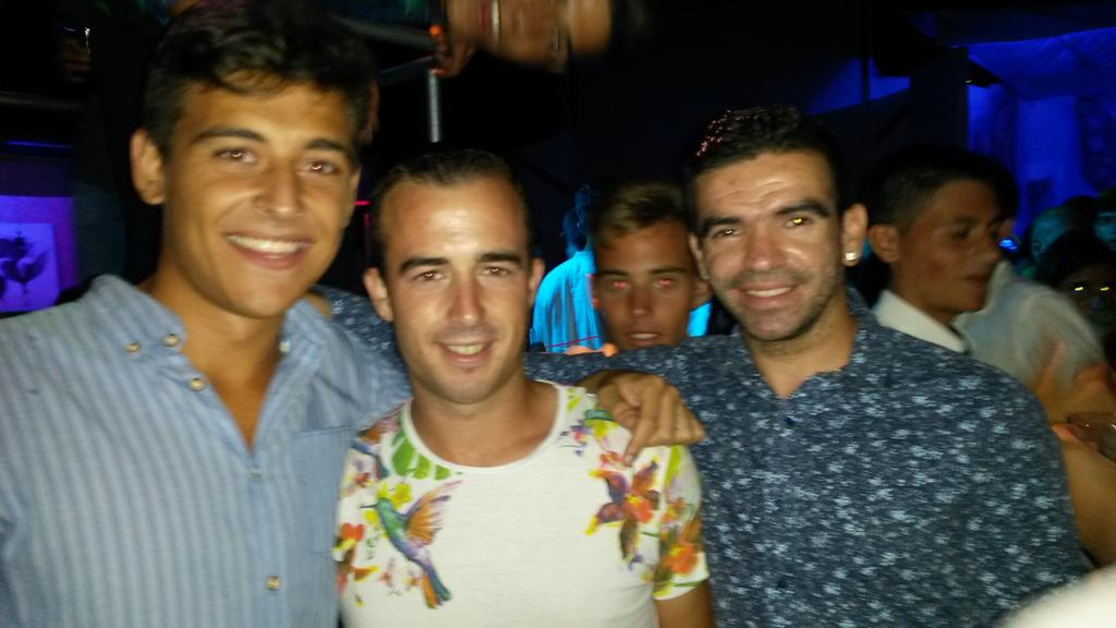Miguesj92's tweet photo. Sabadooo😈 http://t.co/5AqevOdBYA