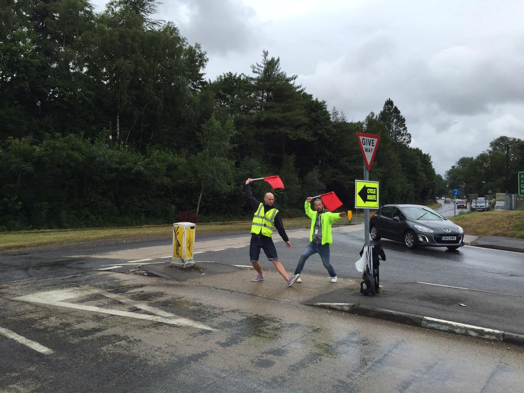 Marshals Keeping spirits high #OwlerTri15  #kent <a href="/TriSpiritEvents/">Tri Spirit Events</a> <a href="/puffincreative/">Shaun Wakefield</a> 
<a href="/ashfordrcc/">Ashford Road CC</a> <a href="/Lauder82/">Neil Lauder</a>