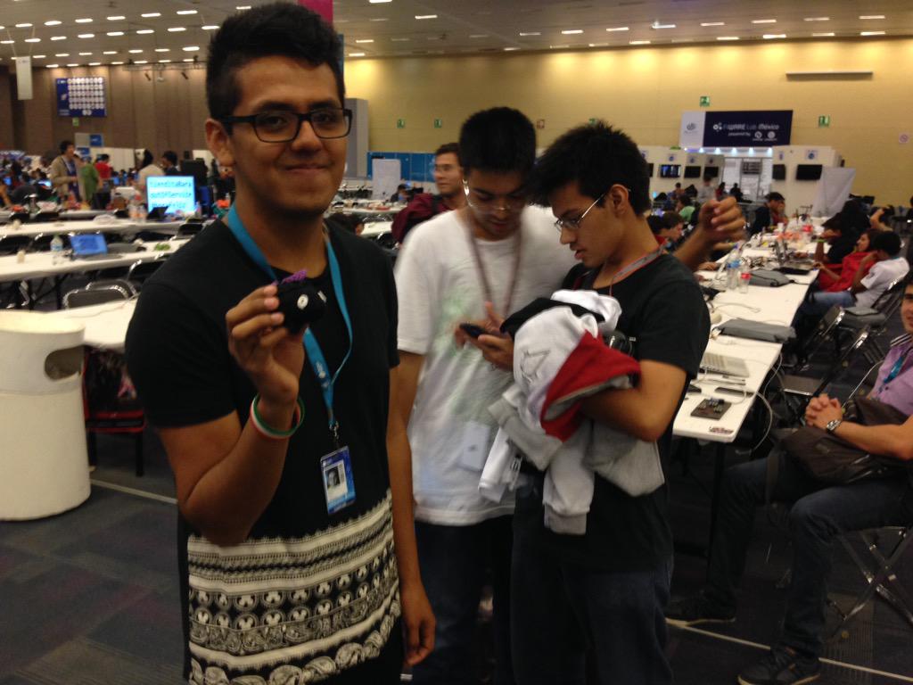 MeroStudios's tweet photo. Se lo ganaron #ElMeroPelcuhe #CPMX6 http://t.co/lcYavBlfAy
