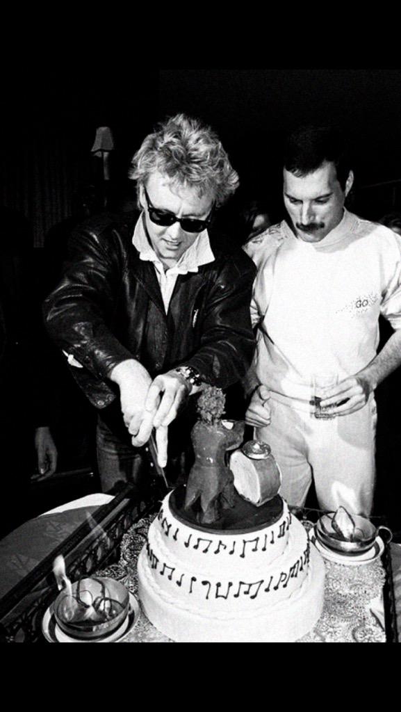  happy birthday to the greatest (Mitch Mitchell kind of) drummer!!! 