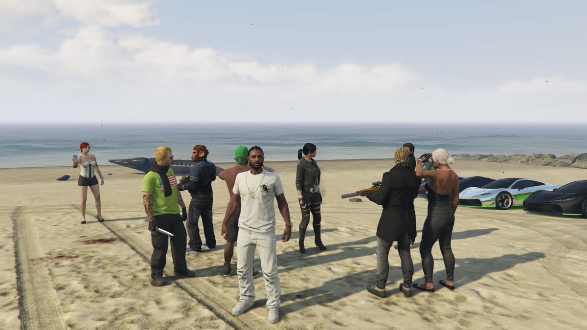 Solo_5Star's tweet photo. Quick snap during our Crew session... #Salute #Landlord #CRKS @ChronicKings_ #GTAOnline #ColgateWhite #PS4share http://t.co/iCilspU9Nm
