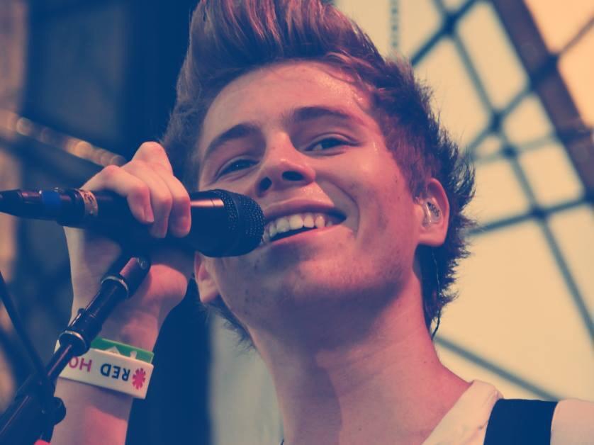 fallingforjeon's tweet photo. How many RTs for fetus Luke Hemmings? 

#MTVHottest 5 Seconds Of Summer http://t.co/y8HPfzlB4I