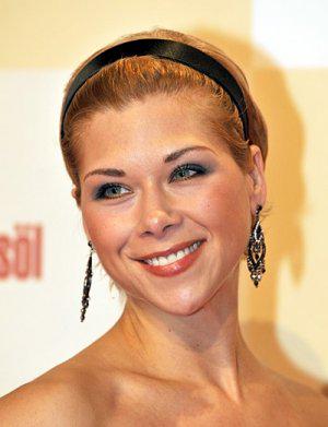 Happy birthday to Tanja Szewczenko! World and European bronze medalist. 