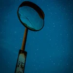 ミラーに映った星が幻想的で美しい星景写真‼️